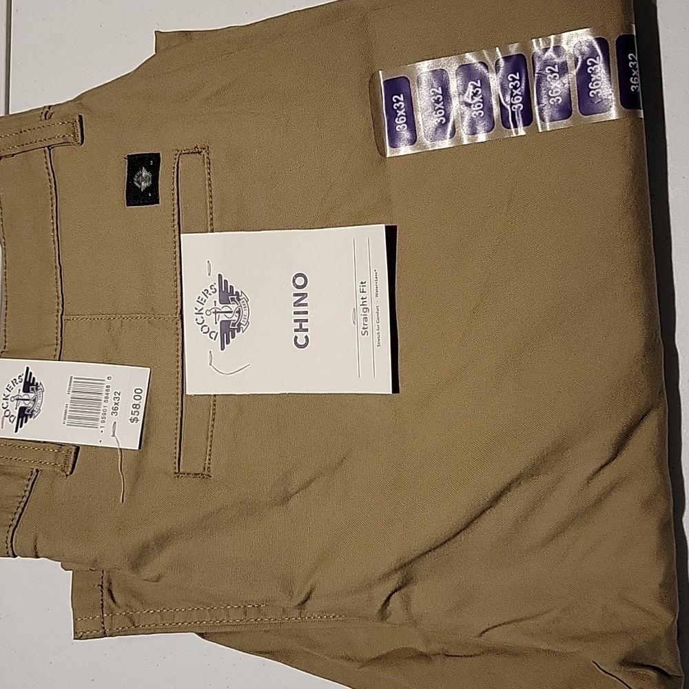 NWT Dockers Chino Straight Fit Khakis 36x32